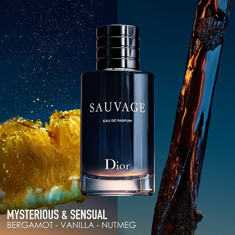 Dior Sauvage Eau de Parfum น้ำหอมที่เต็มเปี่ยมไปด้วยความหรูหรามีระดับไปพร้อมกับความคูลในแบบผู้ชาย กลิ่นสดชื่นที่เปี่ยมไปด้วยความลึกลับน่าค้นหา ที่มาจากกลิ่นมะกรูดผสานกับกลิ่นไอวู้ดดี้